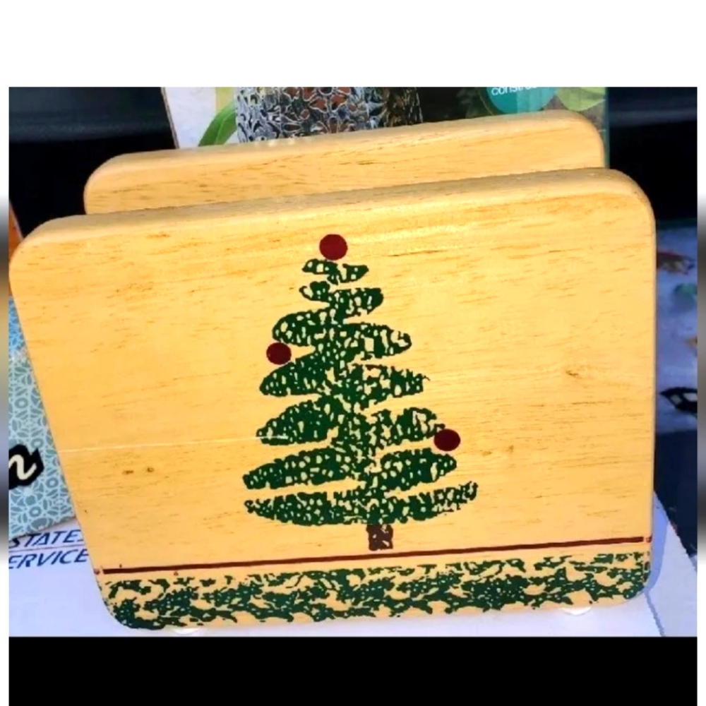 Furio Christmas tree stamped wooden napkin holder. Vintage 1999